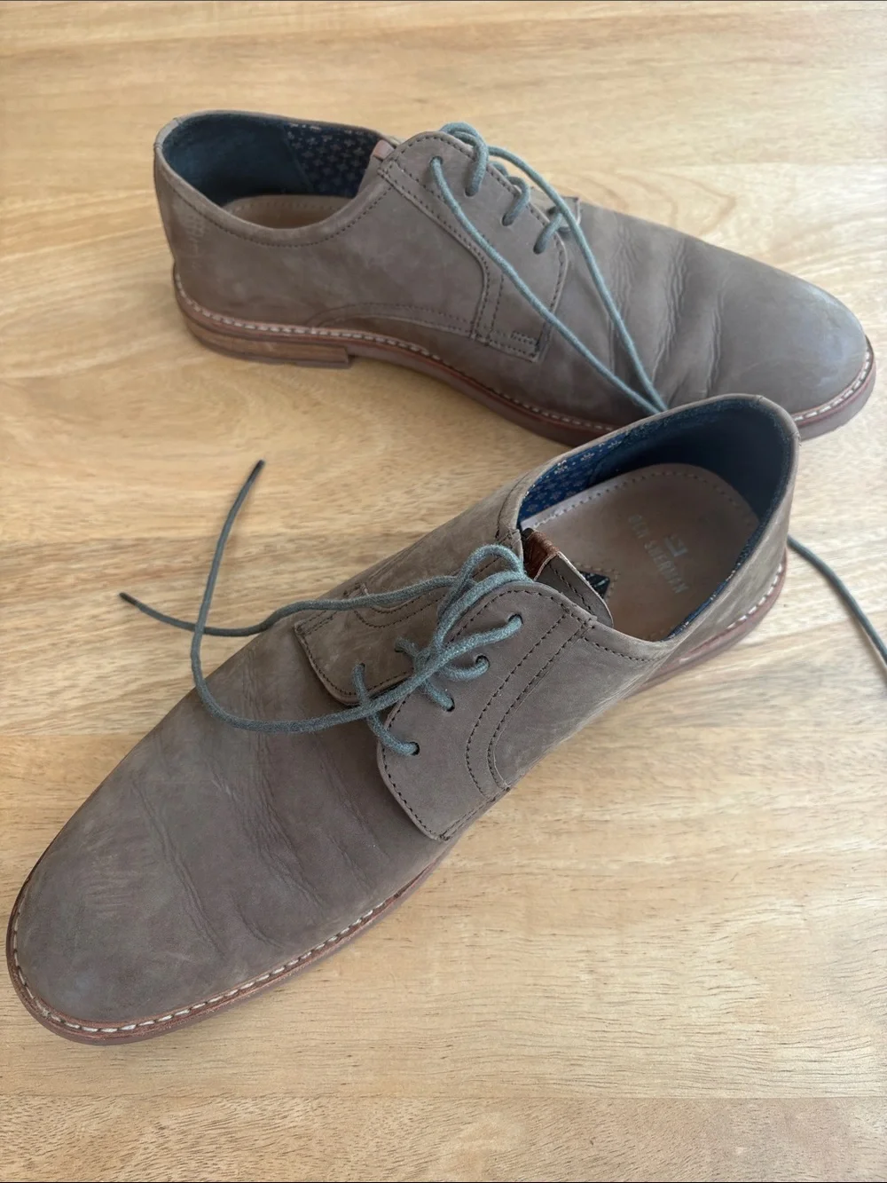 Ben Sherman Men's Taupe Lace-Up Derby Shoes with Grey Laces